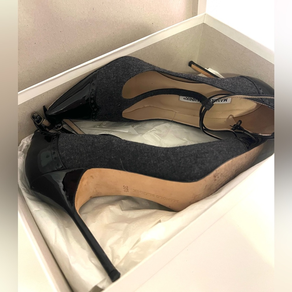 Manolo Blahnik Grey Tweed T-Strap Pumps